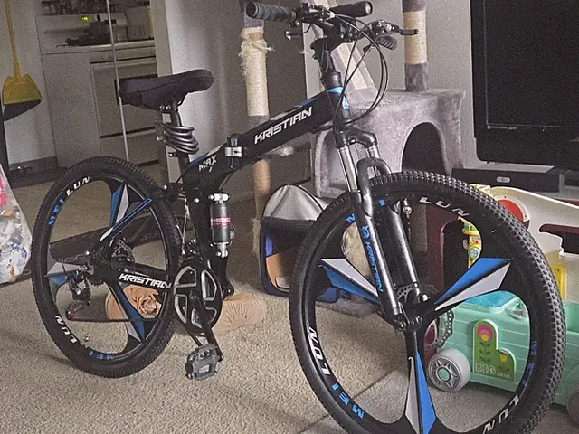 Adult 26 Inch Mountain Bike 18 Speed Front Suspension All Terrain Ride Ready New